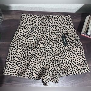 Express High-Waisted Black & Tan Shorts
